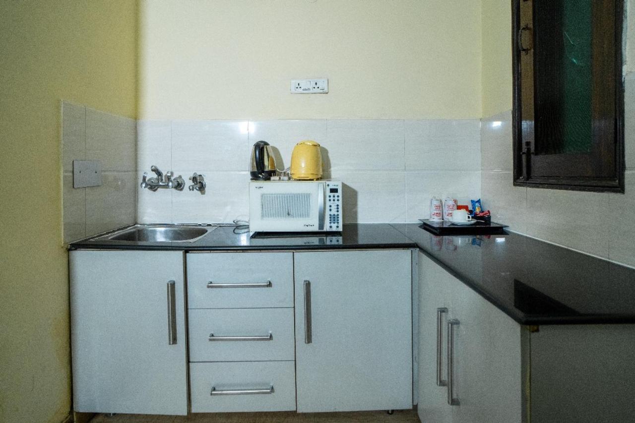Enkay Residency V Block-Cyber City Гургаон Экстерьер фото