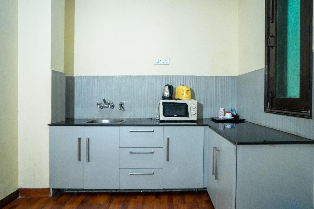 Enkay Residency V Block-Cyber City Гургаон Экстерьер фото
