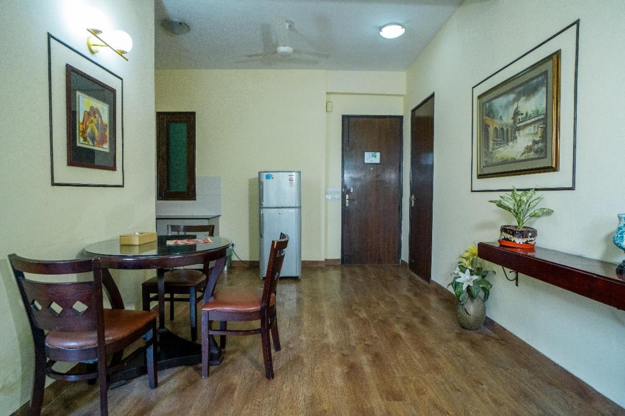 Enkay Residency V Block-Cyber City Гургаон Экстерьер фото